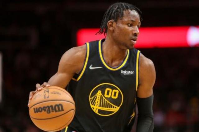 B体育官方入口-库明加掉出勇士轮换 科尔库里劝他保持耐心与渴望