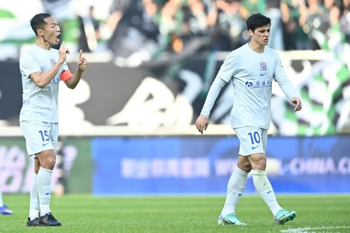 B体育APP-接连损兵折将！残阵申花北上工体，押宝新中场组合|上海申花|浙江队|斯卢茨基|李可|上海申花足球俱乐部_新浪体育_新浪新闻