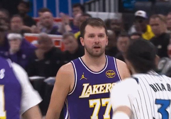 B体育官方入口-东契奇和比塔泽互喷吃T 下场将被停赛！湖人已申诉